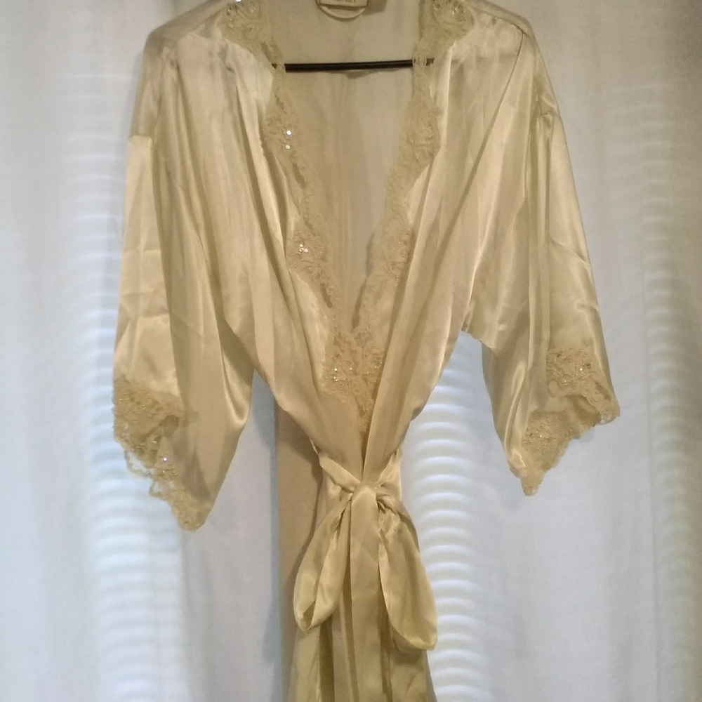 Women's Victoria secret and California Dynasty Nig